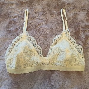 Aritzia Talula Monterey Bralette Chantilly Lace Triangle Bralette Bra